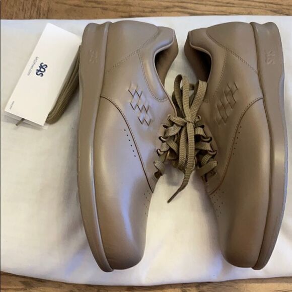 SAS LIGHT BROWN LEATHER SNEAKERS.  NEW - Picture 3 of 13